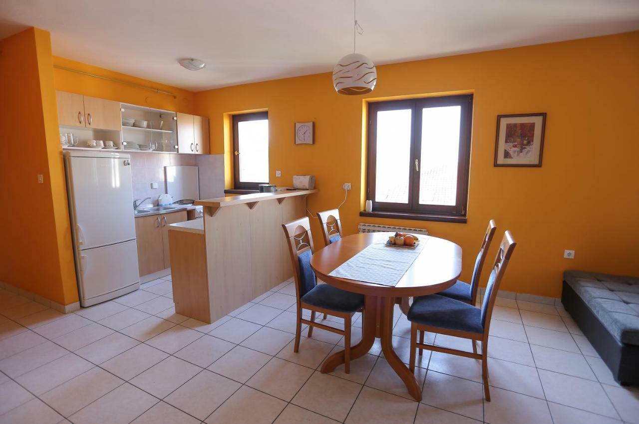 Sunny Place Apartment *